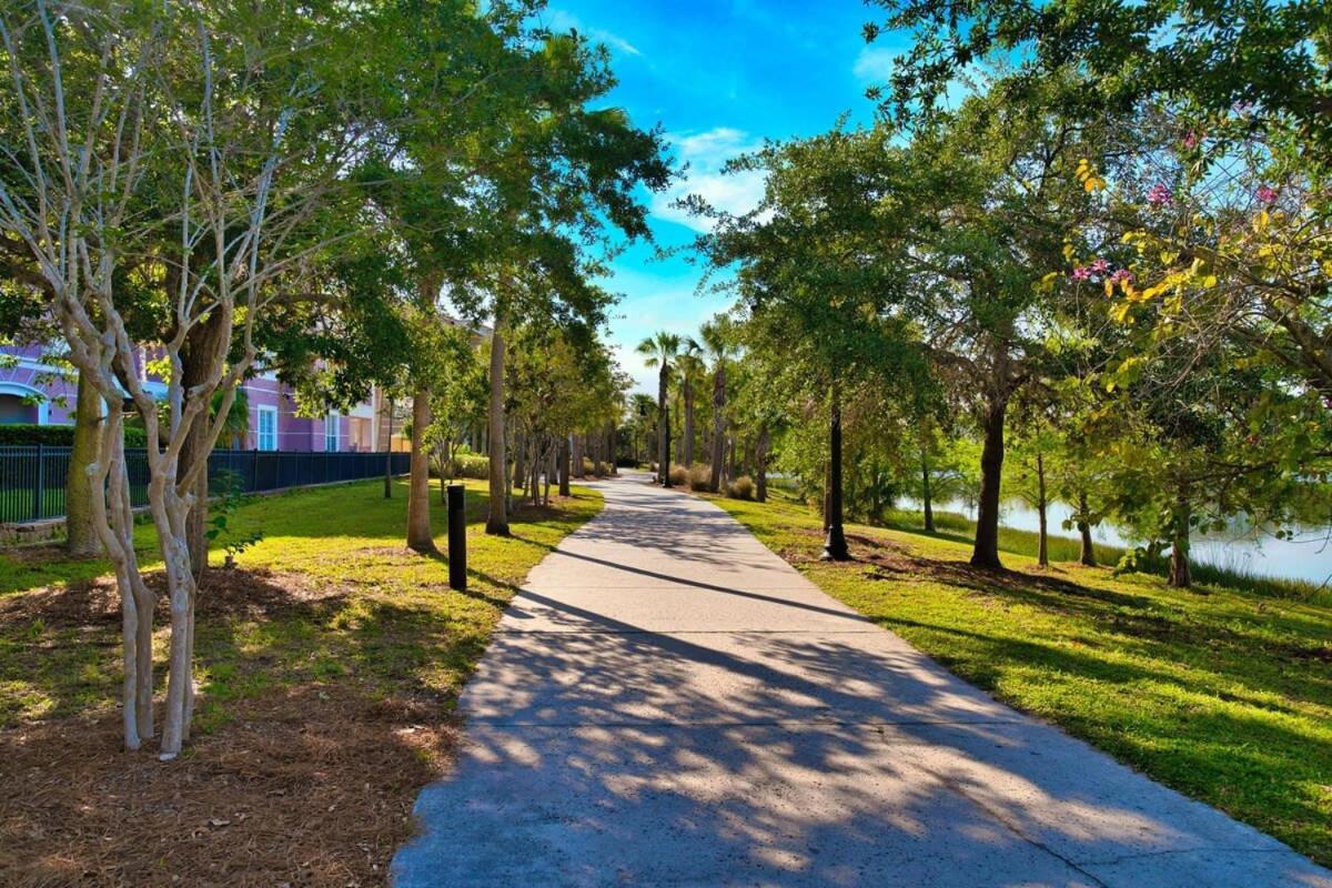 The Epic London Vista Cay Orlando Next To The Club Exterior foto