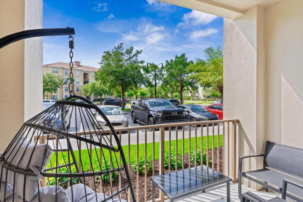The Epic London Vista Cay Orlando Next To The Club Exterior foto